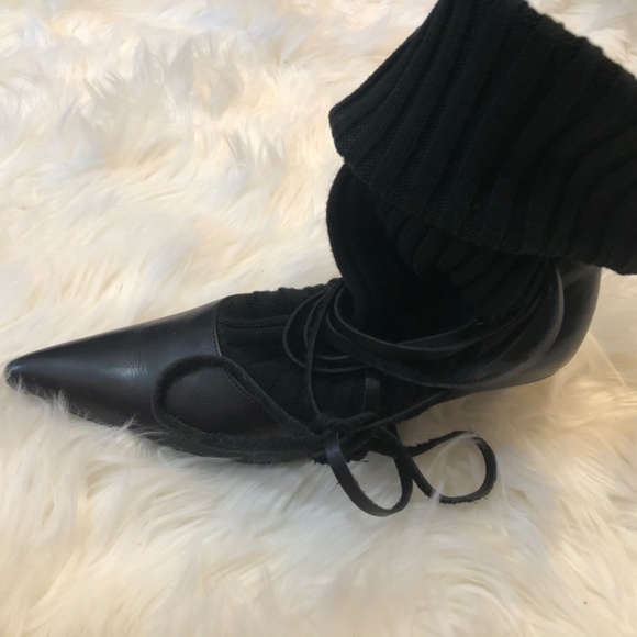 Burberry Heels - Picture 2 of 7